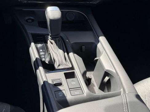 New 2026 Nissan Sentra SV w/ SV Convenience Package FWD image 17