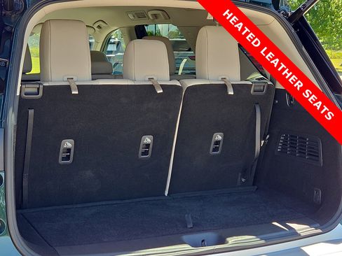 Used 2025 Nissan Pathfinder SL FWD image 9