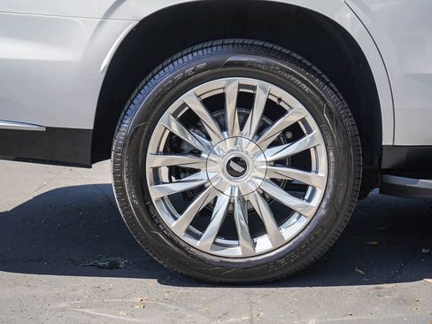 Used 2021 Cadillac Escalade Premium Luxury AWD/4WD image 8