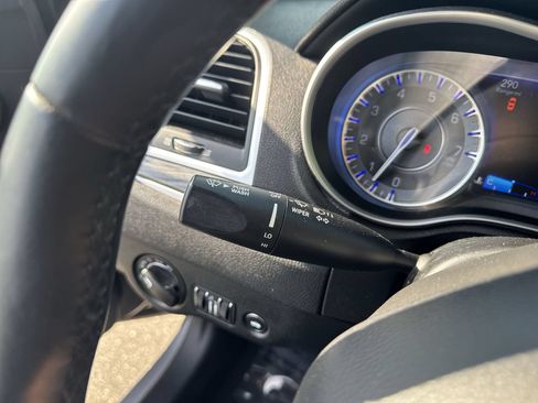 Used 2017 Chrysler 300 Limited RWD image 21