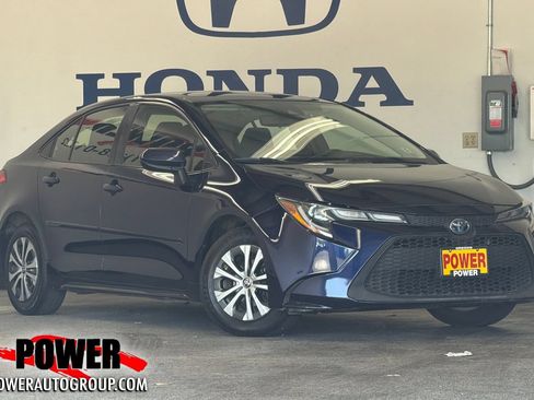 Used 2022 Toyota Corolla LE FWD image 1