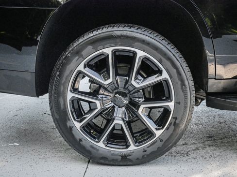 Used 2026 Chevrolet Tahoe RST w/ Comfort Package AWD/4WD image 13