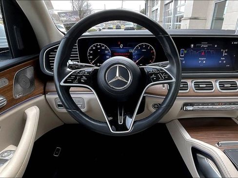 Used 2024 Mercedes-Benz GLE 450 4MATIC image 5