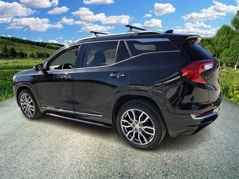 Used 2022 GMC Terrain Denali w/ LPO, 'HIT The Road' Package image 5