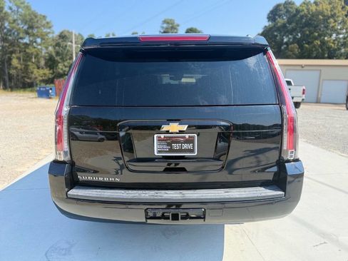 Used 2018 Chevrolet Suburban LT image 8