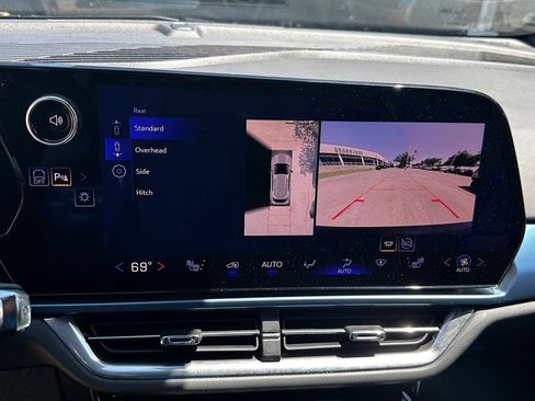 Used 2024 Chevrolet Equinox EV LT w/ Active Safety Package 3 FWD image 20