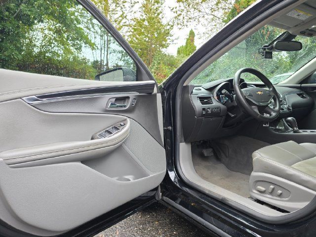 Used 2015 Chevrolet Impala LT w/ Convenience Package FWD image 20