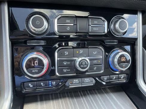 Certified 2023 GMC Yukon Denali w/ Advanced Technology Package AWD/4WD image 22