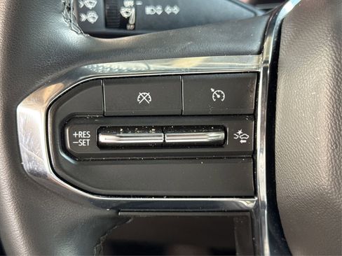 Used 2024 GMC Canyon Elevation image 32