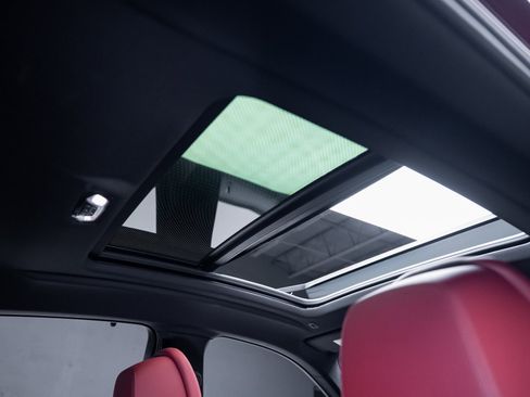 Used 2025 BMW X6 xDrive40i w/ Executive Package image 73