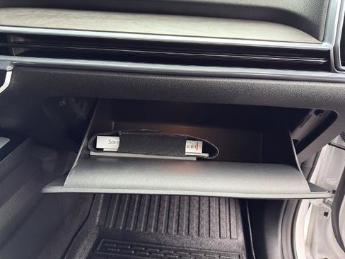 Used 2025 Kia Sorento SX image 32