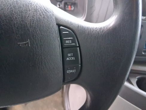 Used 2012 Ford E-350 and Econoline 350 XLT image 15