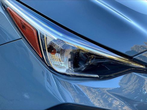 Used 2024 Subaru Crosstrek 2.0i Premium image 29