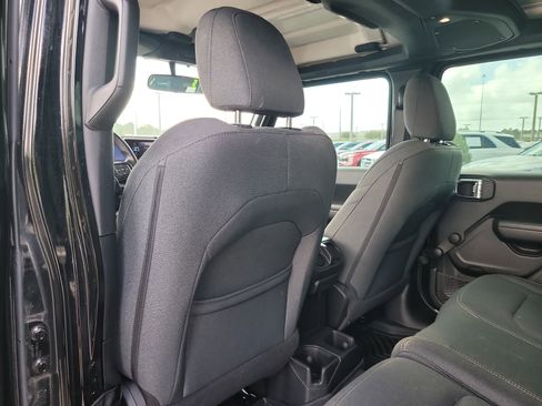 Used 2024 Jeep Wrangler Unlimited Sport AWD/4WD image 12