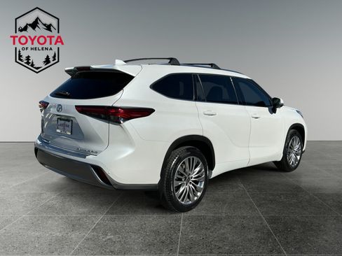 Used 2023 Toyota Highlander Platinum AWD/4WD image 5