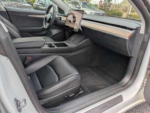 Used 2023 Tesla Model 3 Standard Range image 33