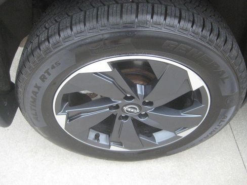 Used 2024 Nissan Rogue SV AWD/4WD image 9
