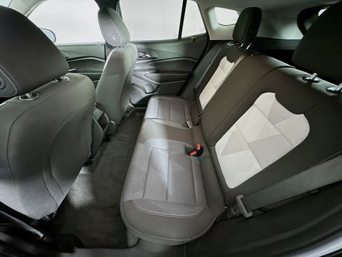 Used 2025 Chevrolet Trax LS image 26