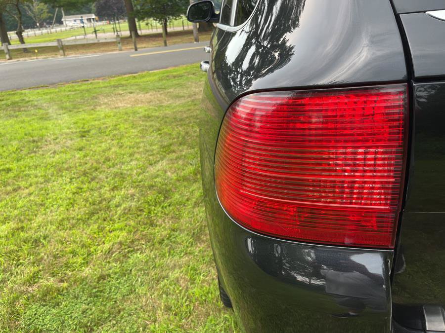 Used 2005 Porsche Cayenne Turbo AWD/4WD image 16