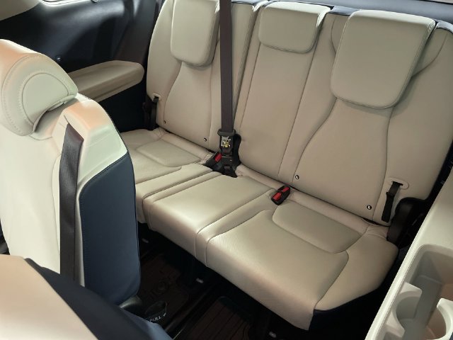 Used 2025 Kia Carnival EX FWD image 37