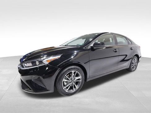 Used 2024 Kia Forte LXS image 8
