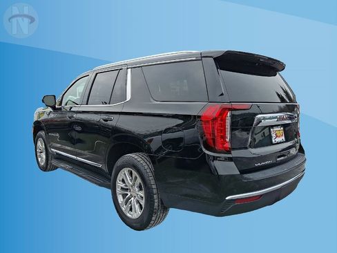 Used 2023 GMC Yukon SLT AWD/4WD image 3
