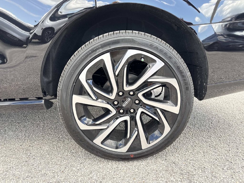 New 2026 Lincoln Navigator Black Label AWD/4WD image 10