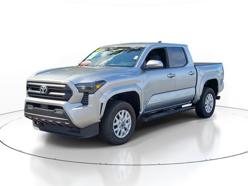 Used 2024 Toyota Tacoma SR5 RWD image 3