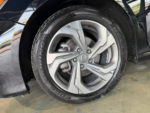 Used 2019 Honda Accord EX image 28