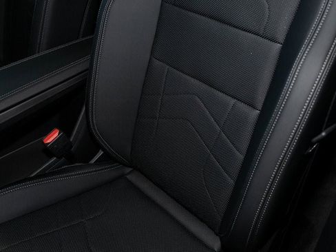 Used 2025 BMW X1 xDrive28i w/ Premium Package image 18