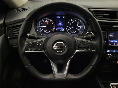 Used 2020 Nissan Rogue SV image 22
