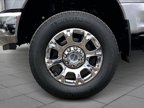 Used 2021 Ford F250 Lariat w/ Chrome Package image 11