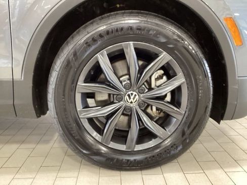 Certified 2023 Volkswagen Tiguan SE image 25