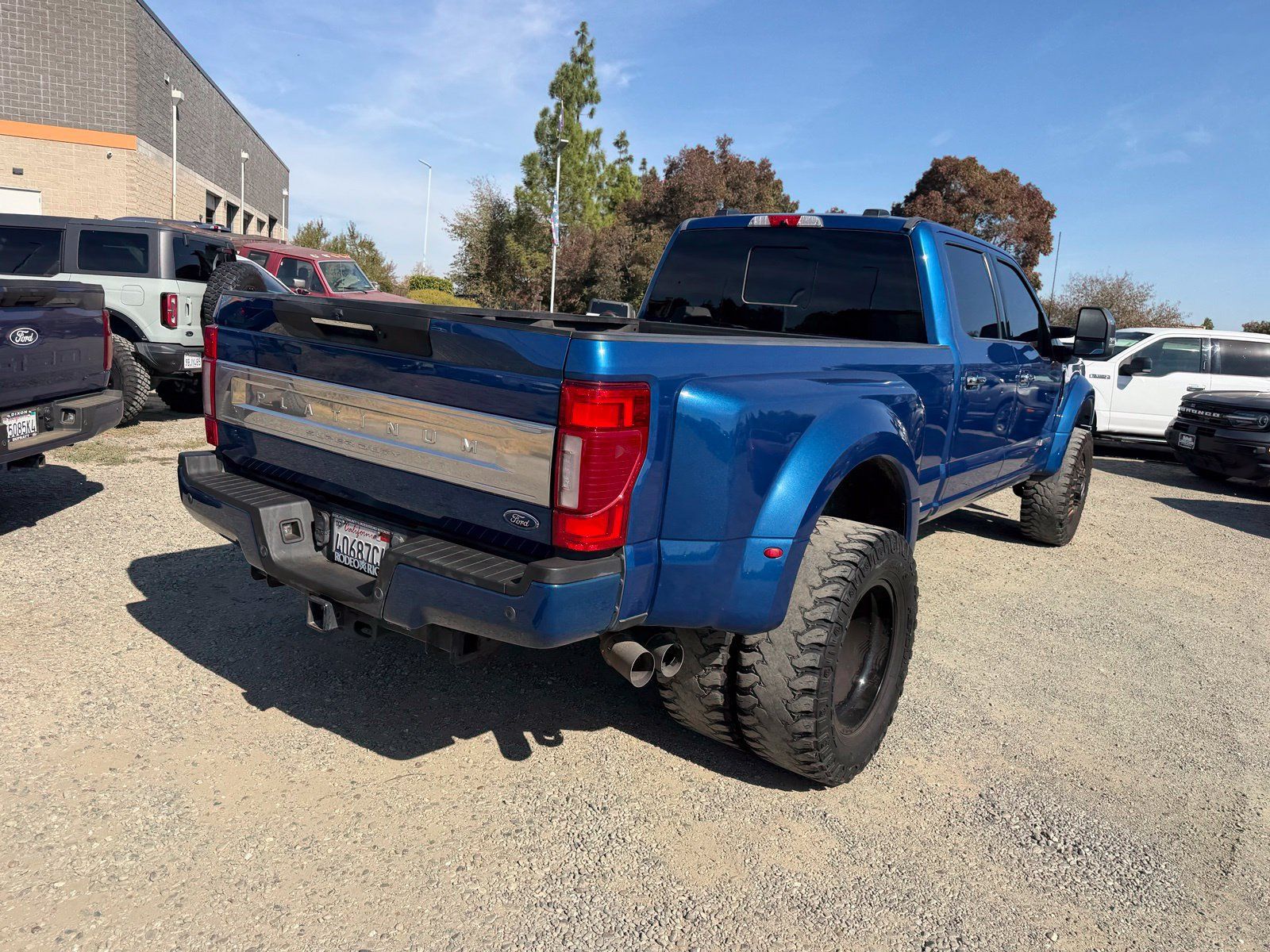 Used 2022 Ford F450 Platinum w/ FX4 Off-Road Package AWD/4WD image 5