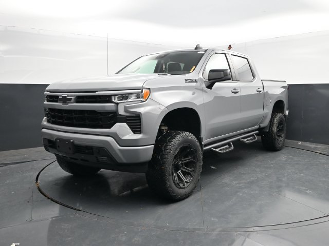 Used 2024 Chevrolet Silverado 1500 RST AWD/4WD image 3