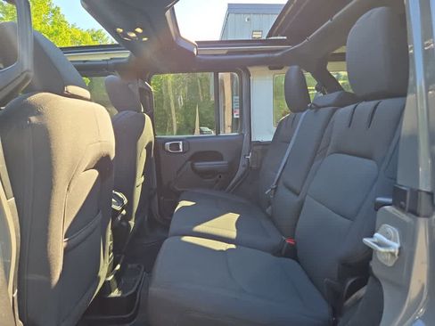 Used 2023 Jeep Wrangler Unlimited w/ Sun & Screen Package AWD/4WD image 32