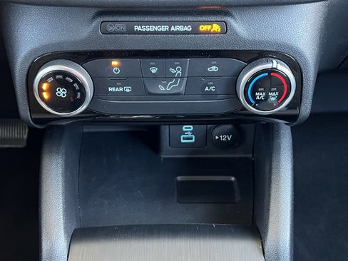 Used 2022 Ford Escape SE image 22