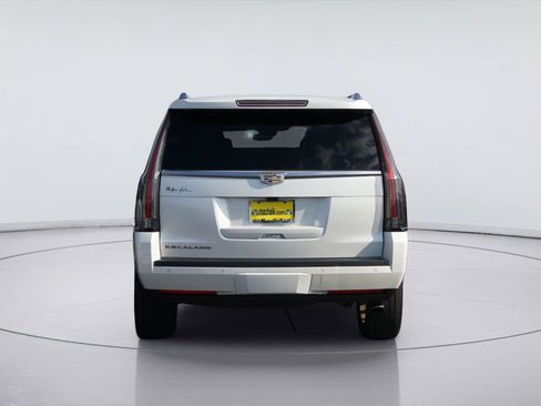 Used 2017 Cadillac Escalade Luxury RWD image 7