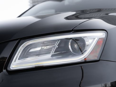 Used 2016 Audi Q5 2.0T Premium Plus w/ Technology Package image 33