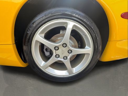 Used 2000 Chevrolet Corvette Coupe w/ Memory Pkg RWD image 16