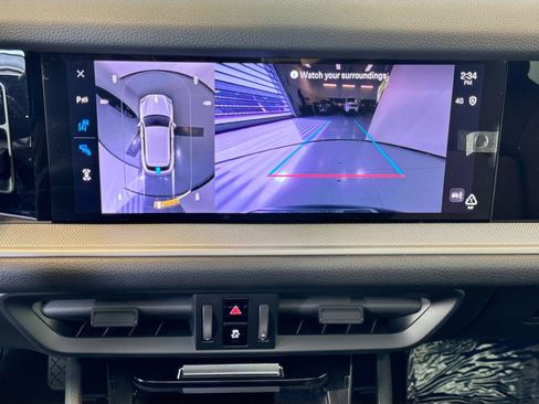 Certified 2025 Porsche Cayenne image 17