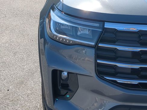 Certified 2025 Ford Explorer Active w/ Active Comfort Package image 8