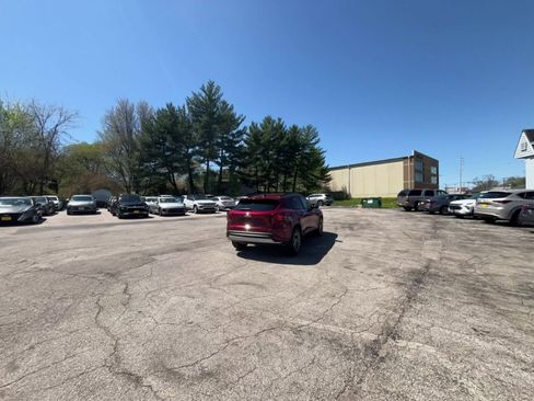 Used 2025 Chevrolet Trax LT w/ LT Convenience Package image 10