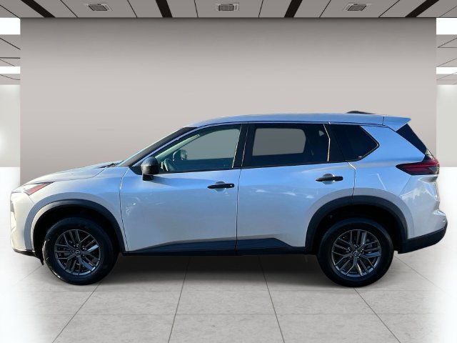 Used 2024 Nissan Rogue S FWD image 7