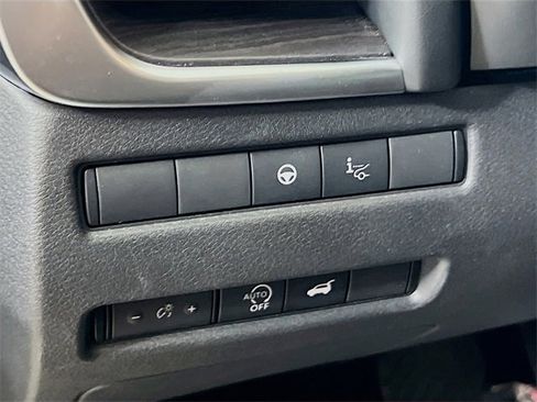 Used 2023 Nissan Rogue Platinum w/ Platinum Premium Package image 11