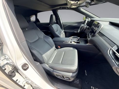 Used 2025 Lexus RX 350 Premium w/ Accessory Package (Z1) FWD image 16