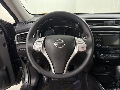 Used 2015 Nissan Rogue SV image 29