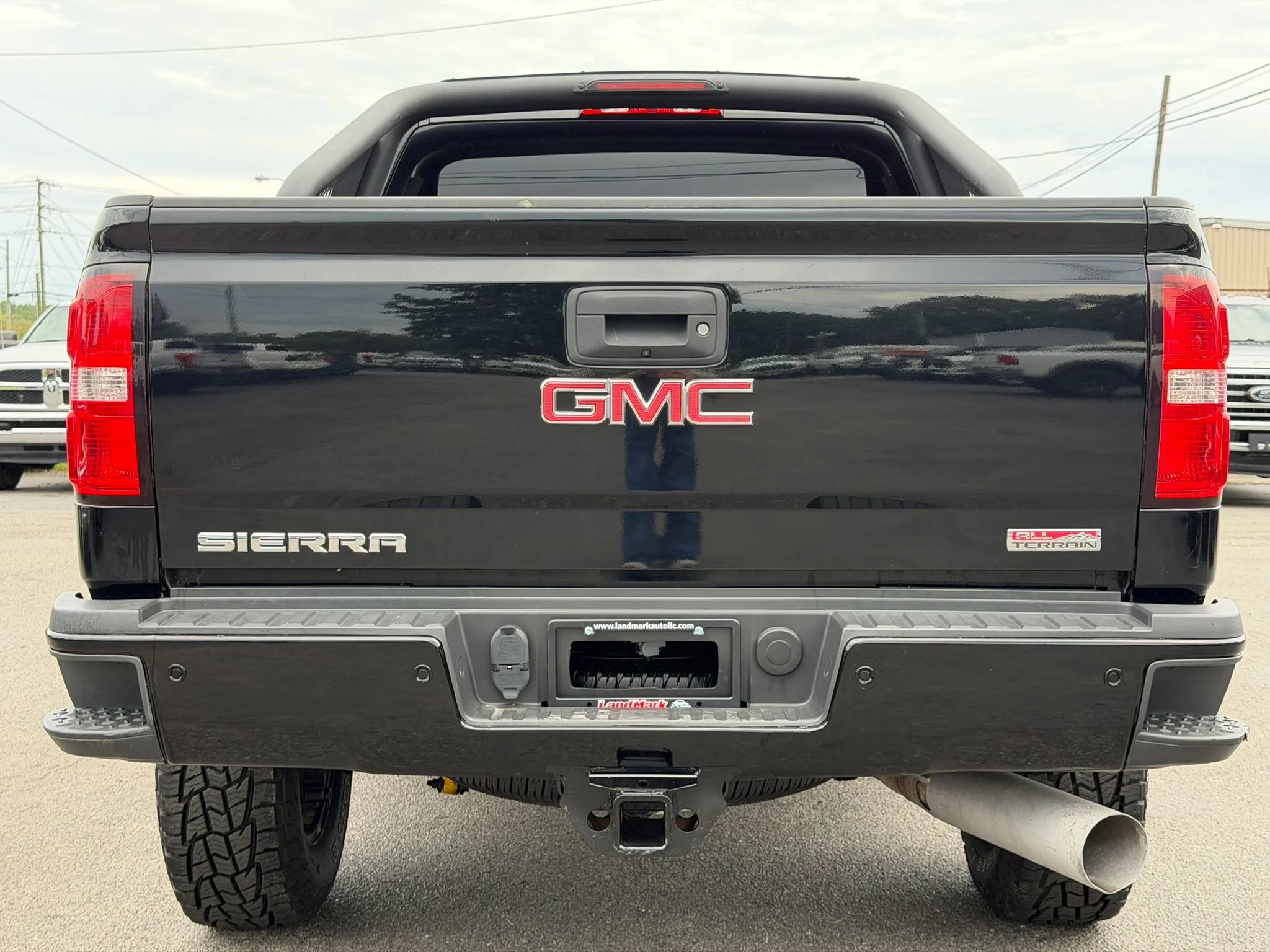 Used 2018 GMC Sierra 2500 SLT w/ Duramax Plus Package AWD/4WD image 6
