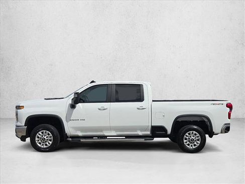 Used 2025 Chevrolet Silverado 2500 LT w/ Convenience Package image 8
