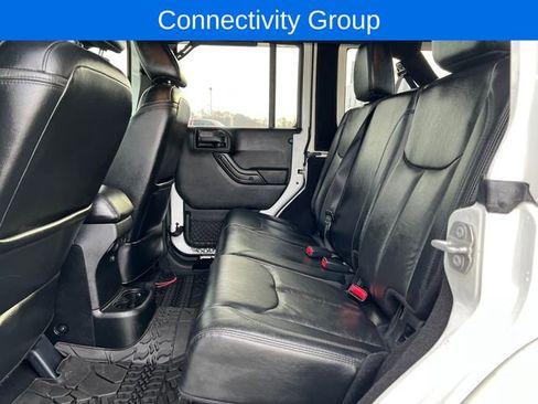 Used 2017 Jeep Wrangler Unlimited Sahara image 4